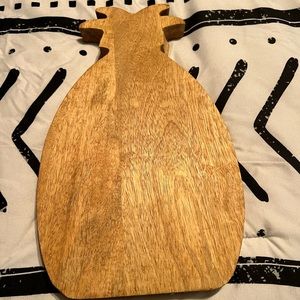 Pineapple cutting board